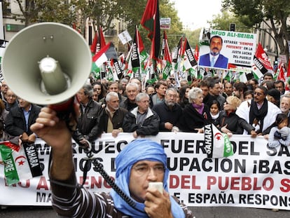 Cabecera de la manifestación en solidaridad con el pueblo saharaui cebrada en Madrid, en 2010.