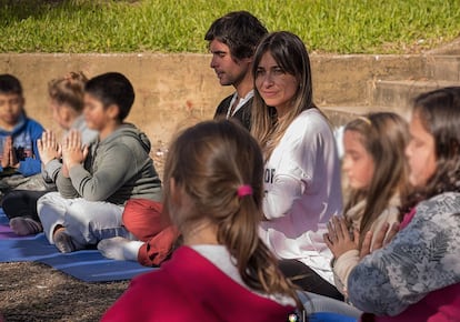 La maestra María Celeste Rodríguez, durante una de sus clases.