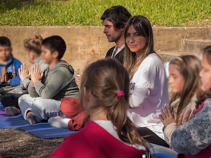 La maestra María Celeste Rodríguez, durante una de sus clases.