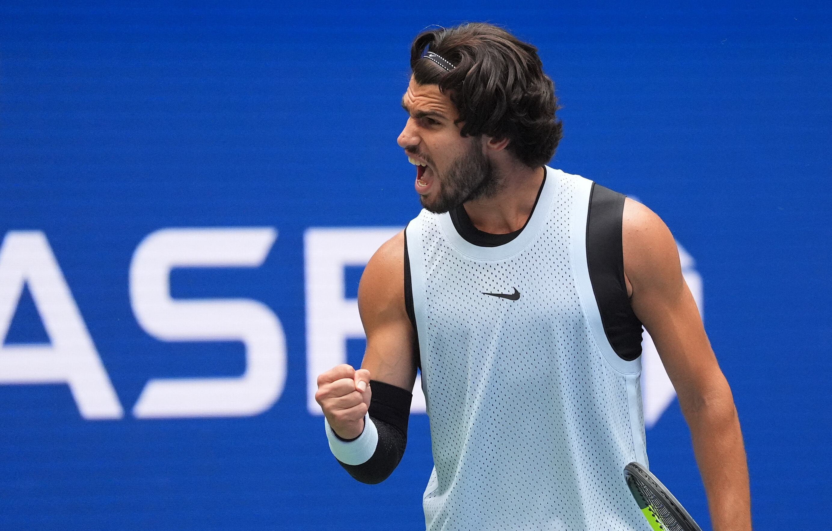 Tommy Paul - Carlos Alcaraz en directo | Alcaraz derrota a Paul en tres sets y se clasifica a los cuartos de final del US Open