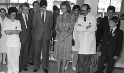 La reina Sof&iacute;a durante la inauguraci&oacute;n del Centro de Rehabilitaci&oacute;n infantil &#039;Dionisia Plaza&#039; en Aravaca en 1984.
