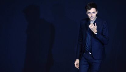 Hedi Slimane, tras presentar su colección primavera/verano 2013 para Saint Laurent en París.