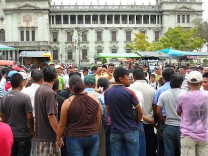 Un &#039;merolico&#039;, en la Plaza Mayor de Ciudad de Guatemala. 