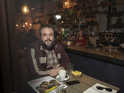 Guillermo Zapata, concejal del Ayuntamiento de Madrid, y escritor, en Malasaña