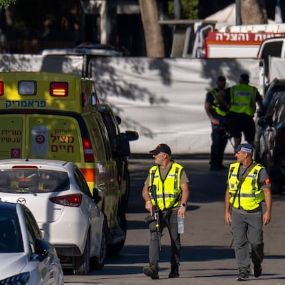 Israeli security forces secure a road near where Israel's government says a drone launched toward Israeli Prime Minister Benjamin Netanyahu's house in Caesarea, Israel, Saturday, Oct. 19, 2024. (AP Photo/Ariel Schalit)