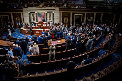 Los diputados en la Cámara de Representantes tras la aprobación de la ley fiscal.
