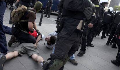 Seguidores polacos detenidos tras los altercados.