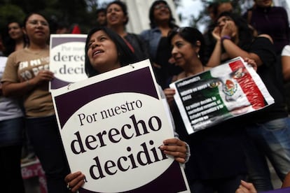 Mexican women marching for their right to decide.