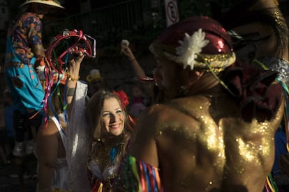 Glitter, cores e muita alegria no bloco 'Céu na Terra', no Rio de Janeiro, neste sábado