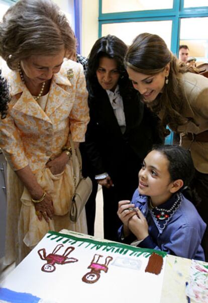 Rania agradece a la de España la cooperación española.