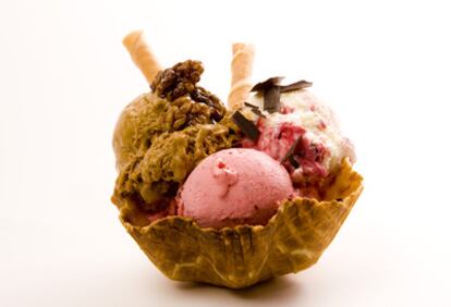 Tulipán de dulce de leche, frambuesa con wasabi y yogurt con miel y nueces