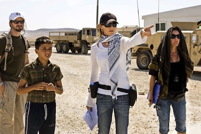 La directora Kathryn Bigelow, en el rodaje de 'La noche más oscura' (Cordon Press)