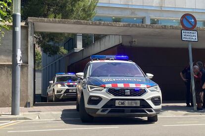 Dos patrullas de los Mossos, en una foto de archivo.