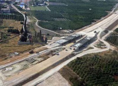 Viaductos de Fomento para preservar la villa romana de L&#39;Ènova en las obras de la línea del AVE.