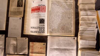 Fuster era un notable grafòman, com constaten papers, esborranys i cartes
 a l’Espai de Sueca.