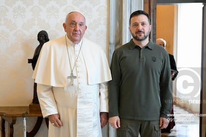 El papa Francisco recibe en audiencia en el Vaticano al presidente ucraniano Zelenski, el 11 de octubre de 2024.