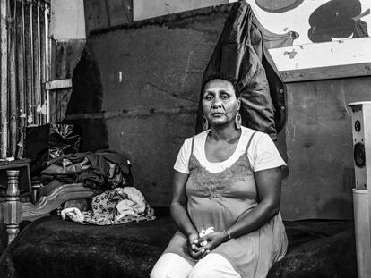 Ellen Pakkies estranguló a su hijo Abie aquí, en su cama. Lavender Hill, Ciudad del Cabo (Sudáfrica). 12 de septiembre de 2010.