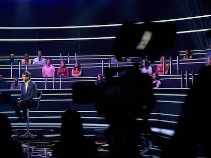 El presentador Juanra Bonet en la grabación de la edición de famosos de '¿Quién quiere ser millonario?'.