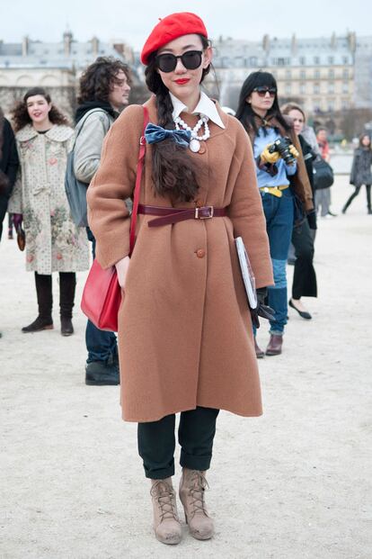 street style aprende a llevar los sombreros como las parisinas