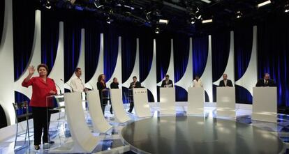 Os candidatos no debate desta segunda-feira. 