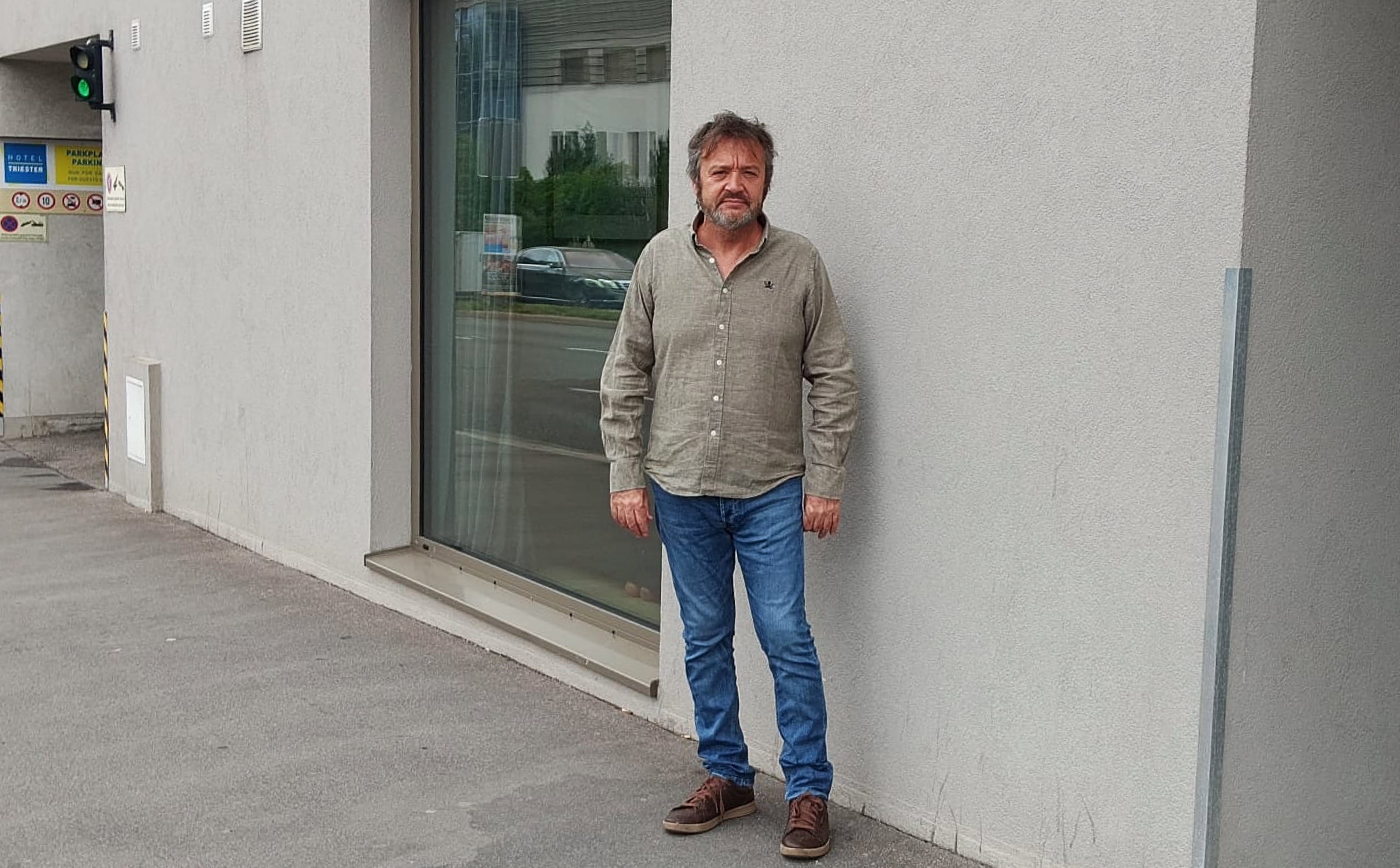 Una concentración por Juan Carlos, el trabajador del SEPE de Mérida expedientado por atender a ciudadanos que no conseguían cita previa