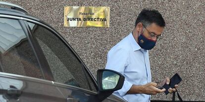 El presidente del Barcelona, Josep María Bartomeu, a su llegada a la junta directiva.