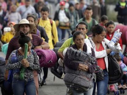 La caravana de migrantes, ya en su mayoría en la capital de México, habla sobre las elecciones en EE UU y el protagonismo mediático que ha tenido en las últimas semanas