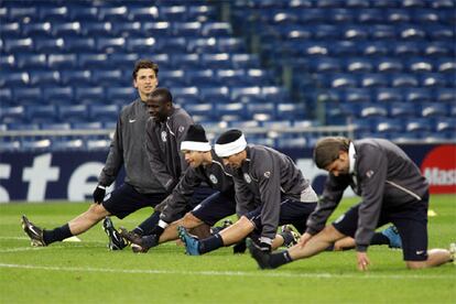 Ibrahimovic, Thuram, Pessotto, Del Piero y Tacchinardi (de izquierda a derecha), ayer, en el entrenamiento en el estadio Bernabéu.