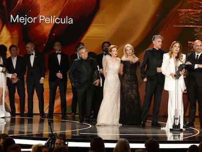 Los equipos de las películas ´El 47´ y ´La Infiltrada´ agradecen el Goya a la Mejor película, este sábado en Granada.