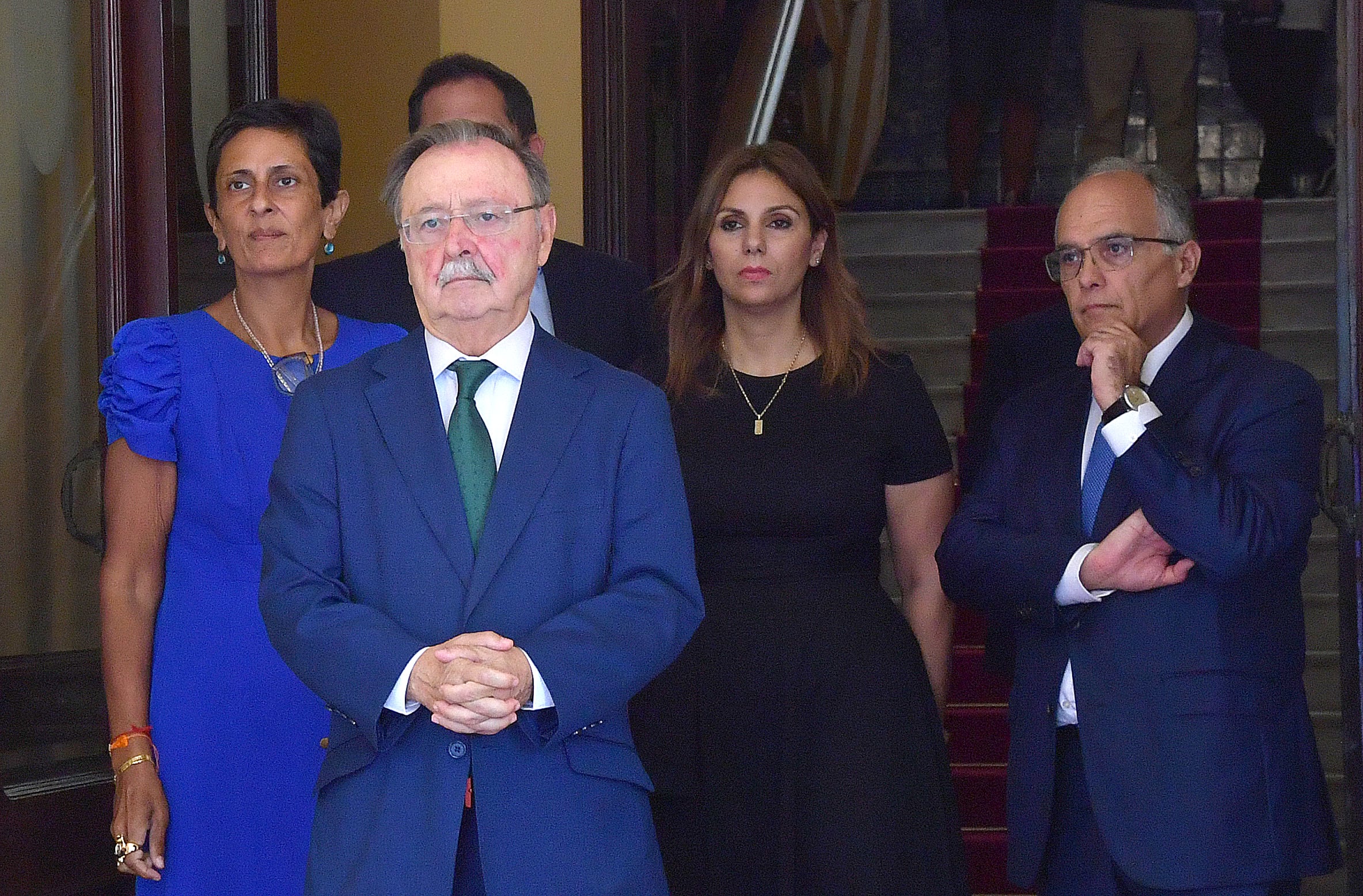 Juan Jesús Vivas, el pasado 17 de agosto, rodeado de sus consejeros.