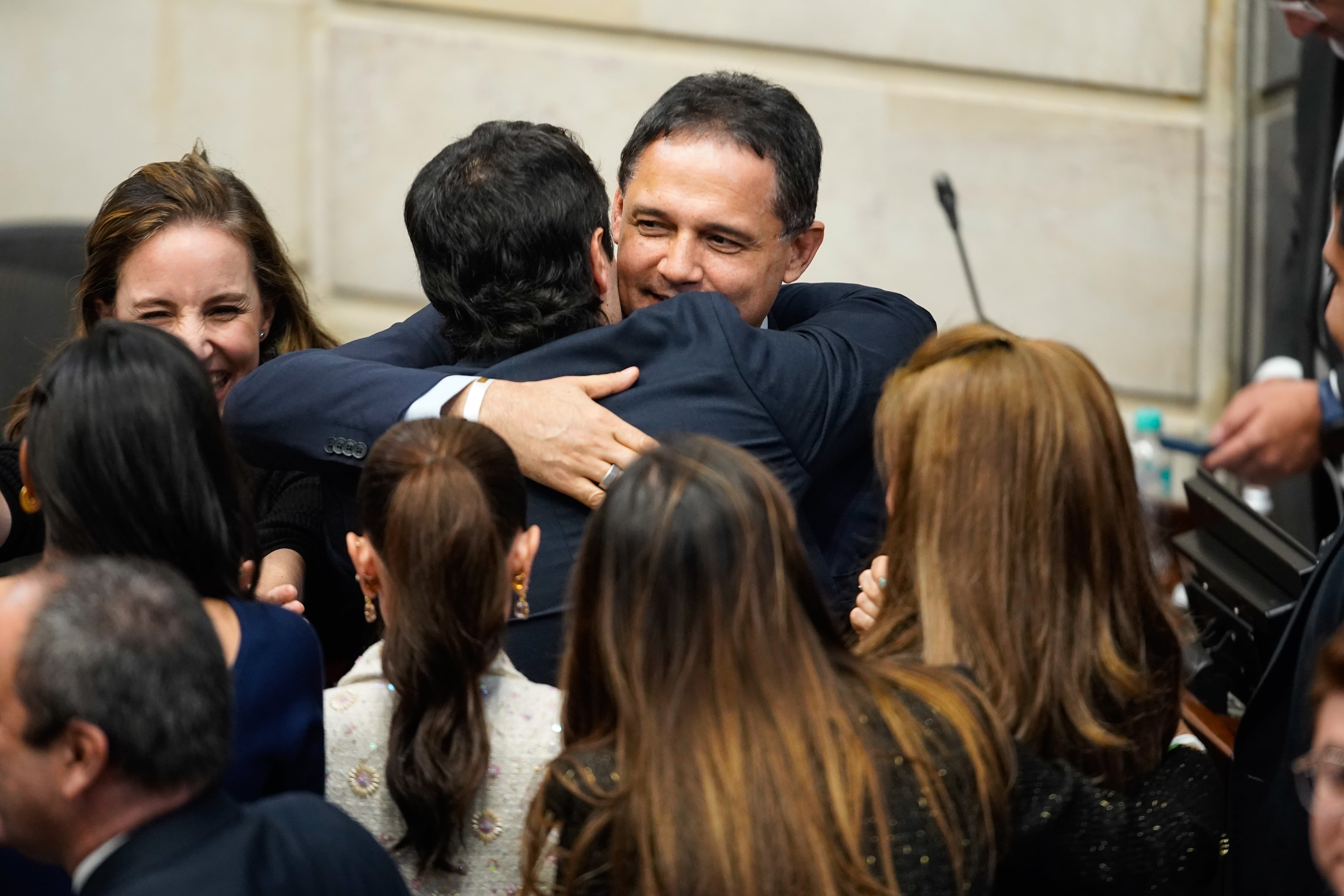 El Senado demuestra su independencia frente a Abelardo de la Espriella al elegir como presidente a Honorio Henríquez