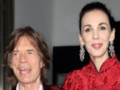 La diseñadora L Wren Scott, de 49 años, ha sido encontrada en su apartamento de Manhattan. Fuentes policiales relatan que los primeros indicios sugieren que se trató de un suicidio