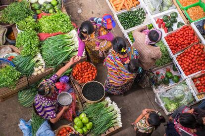 Mercado callejero en la ciudad guatemalteca de Quetzaltenango.