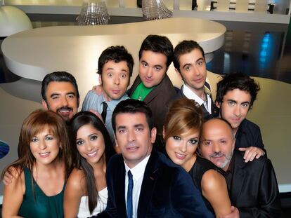 Arturo Valls y los componentes de <i>Vaya tropa. </i>