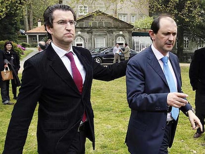 Alberto Núñez Feijóo y Rafael Louzán en una reunión del Partido Popular de Pontevedra celebrada en Soutomaior.