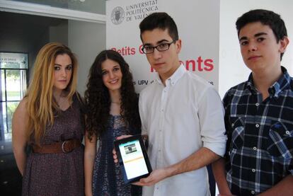 Alumnos del Colegio La Purísima han desarrollado una aplicación de 'smartphone' específica para agricultores y ganaderos.