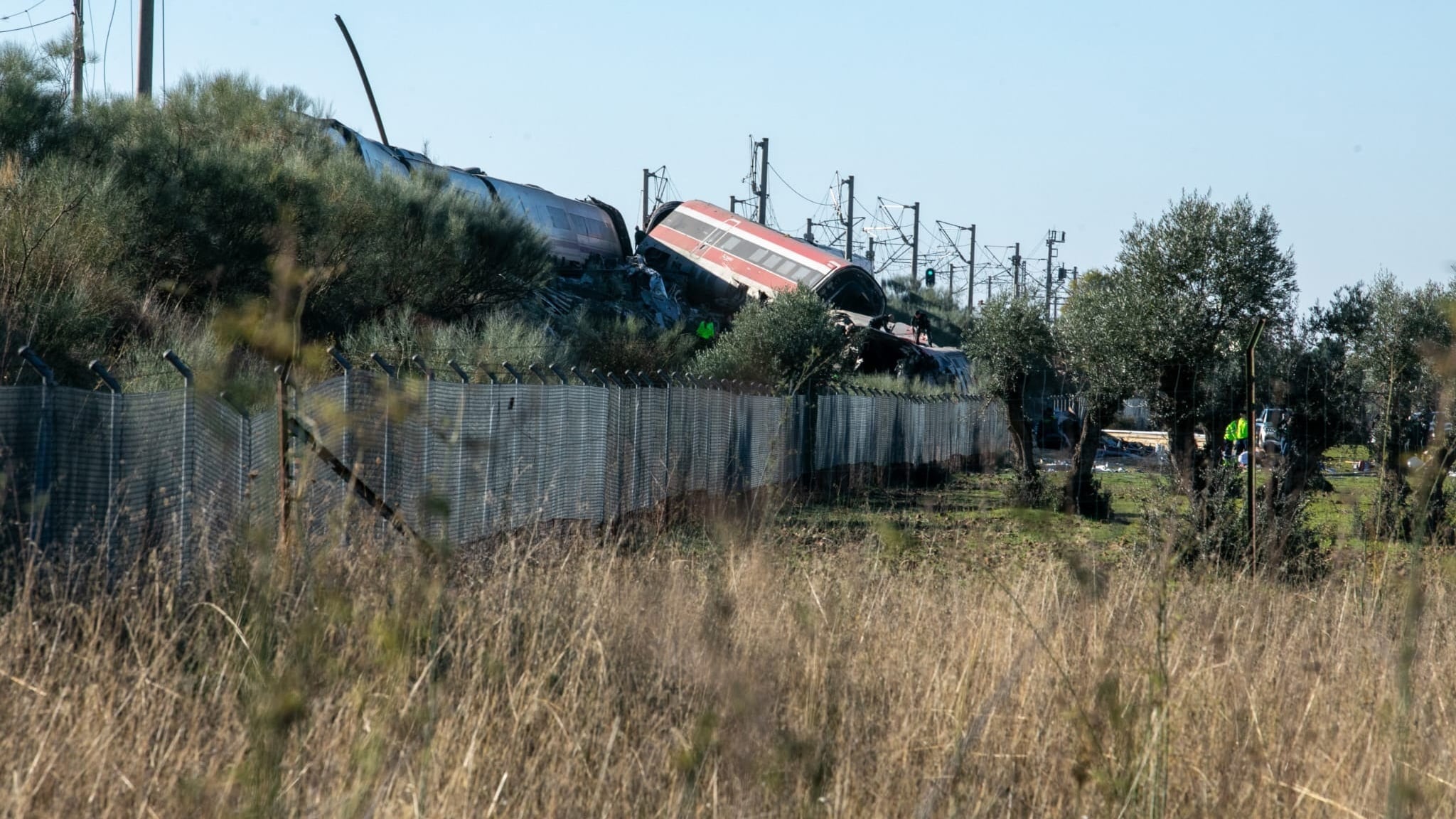 ¿Por qué chocaron los trenes? La investigación apunta a una avería informática y un error humano de un controlador de Adif