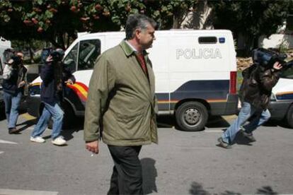 El fiscal antimafia de la Costa del Sol, Juan Carlos López Caballero, sale de los juzgados de Marbella.