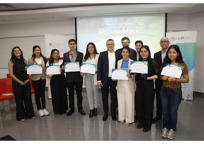 Ganadores de Construhack, concurso universitario apoyado por la Cooperación Económica de Suiza SECO e IFC.