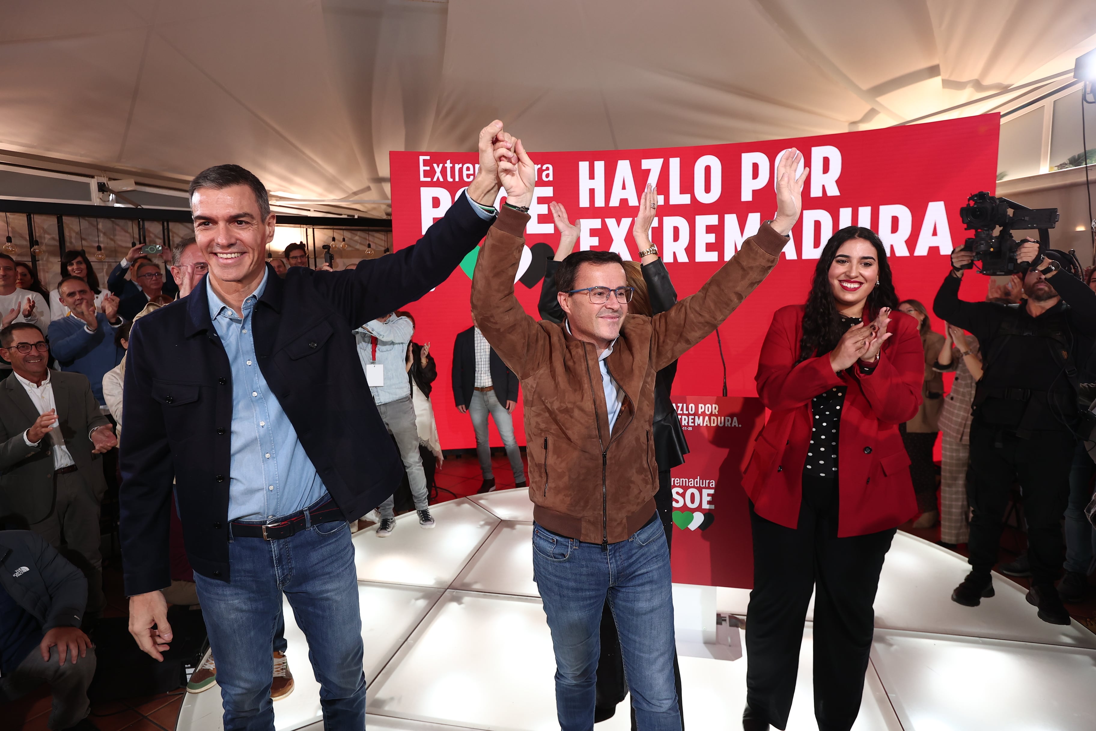 Pedro Sánchez evita la corruzione al mitin di pre‑campagna in Extremadura