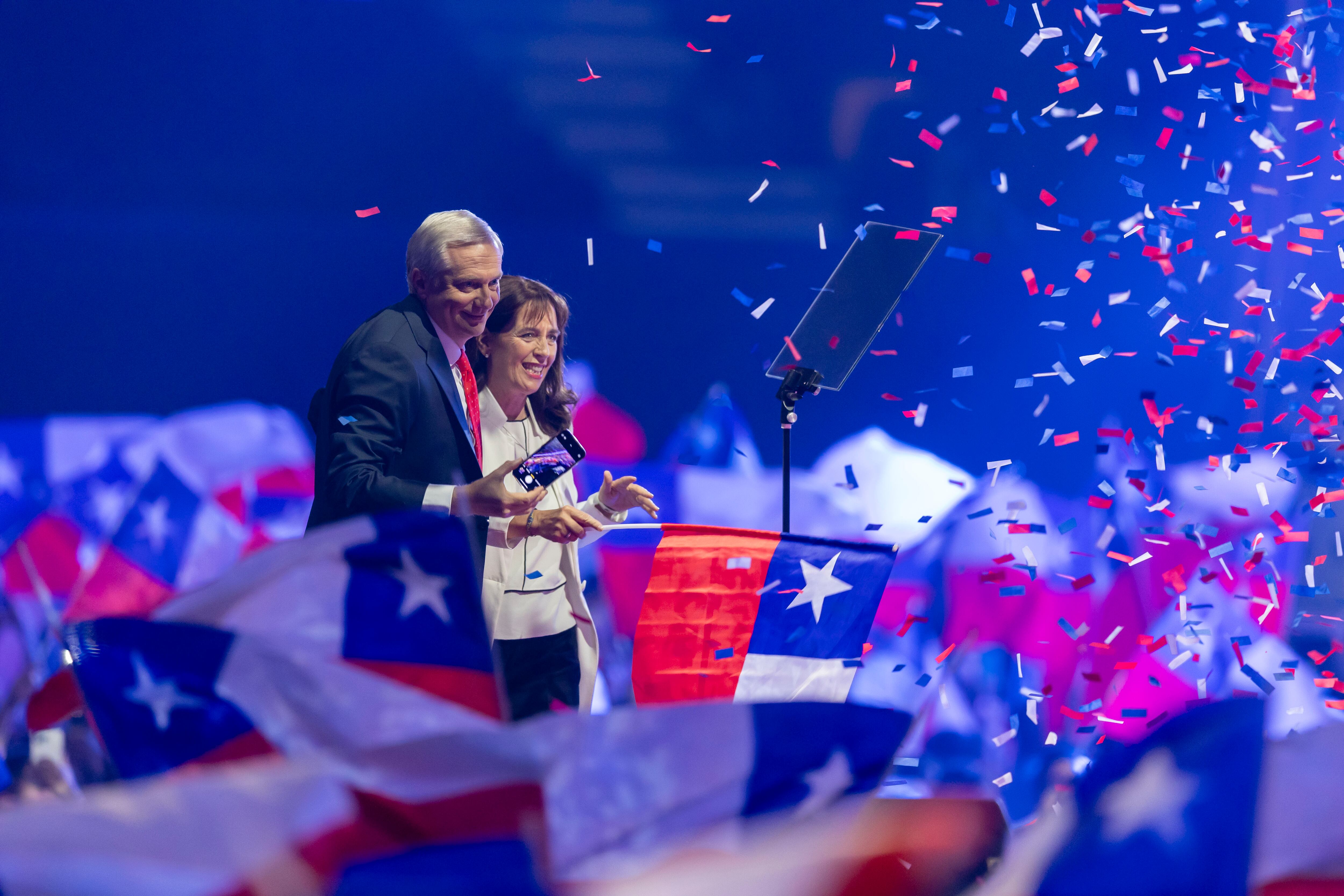 José Antonio Kast y su esposa Pía Adriasola, este martes.