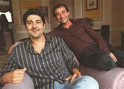 Cesc Gay (a la izquierda) y Eduard Fernández, director y protagonista de <i>En la ciudad,</i> en San Sebastián.