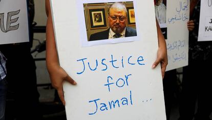 Protestas ante la embajada de Arabia Saudí en Indonesia por el asesinato de Jamal Khashoggi.