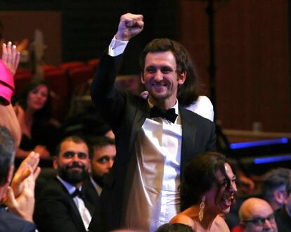 Raúl Arévalo gana el Goya a la mejor película por 'Tarde para la ira'.