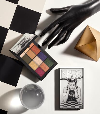 Paleta de sombras de ojos de Nars edición especial de Man Ray a la venta en exclusiva en Sephora.es (c.p.v).