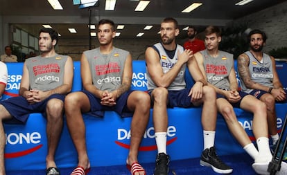 Abrines, Willy Hernangómez, Marc Gasol, Juancho Hernangómez y Ricky Rubio.