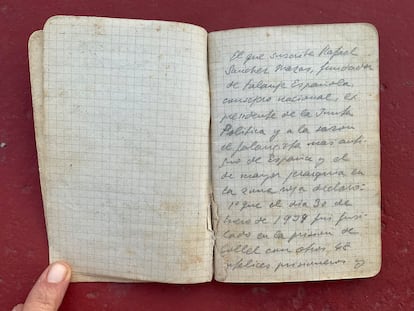 La libreta con las notas que Sánchez Mazas tomó durante su huida en la provincia de Girona, en una imagen cedida por el historiador Maximiliano Fuentes Codera.