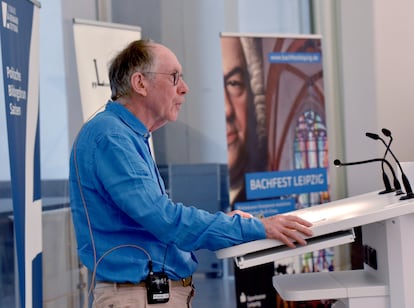 İngiliz romancı Ian McEwan, geçtiğimiz Pazar günü Leipzig'deki Üniversite Kilisesi'nde Bach hakkında konuşuyor.
