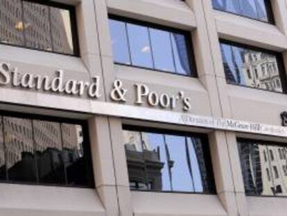 Vista de las oficinas de Standard and Poor's (S&P), en Nueva York, Estados Unidos. EFE/Archivo
