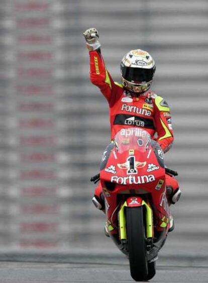 Jorge Lorenzo celebra una victoria.